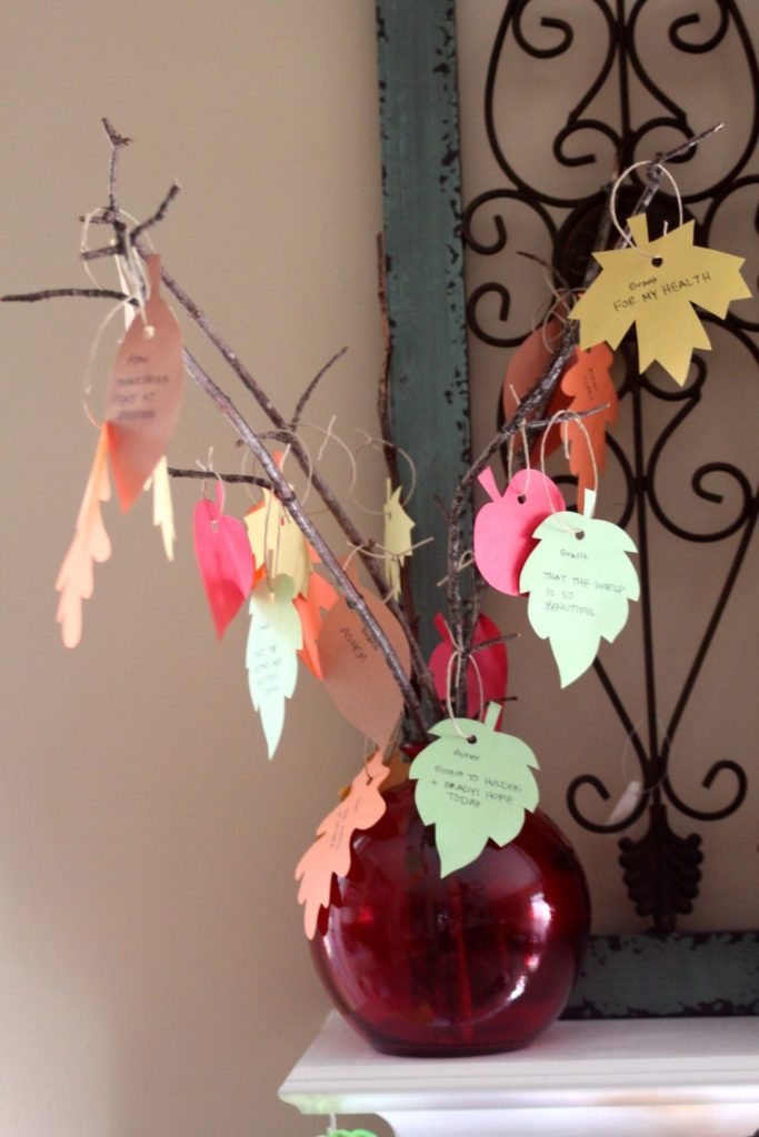 thankfulness tree Nashville Moms Blog Thanksgiving craft