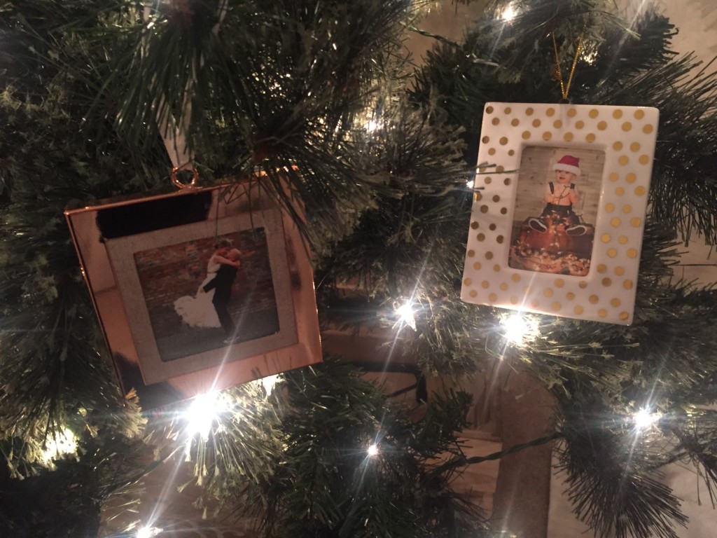 how to make a picture frame memory christmas tree